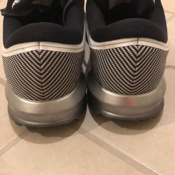 Men’s Brooks Running shoes - Picture 3 of 6